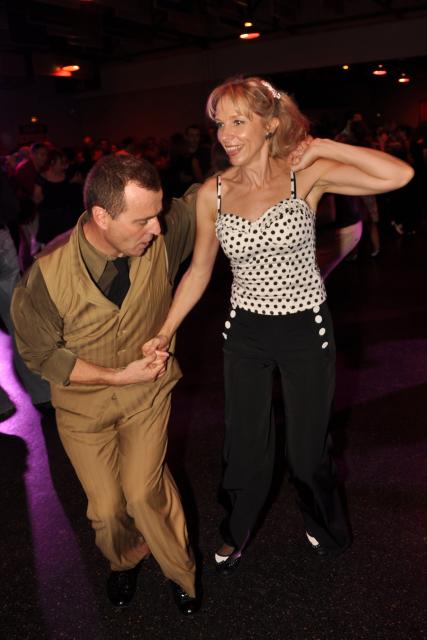 min 2010 11 13 fous swing 194